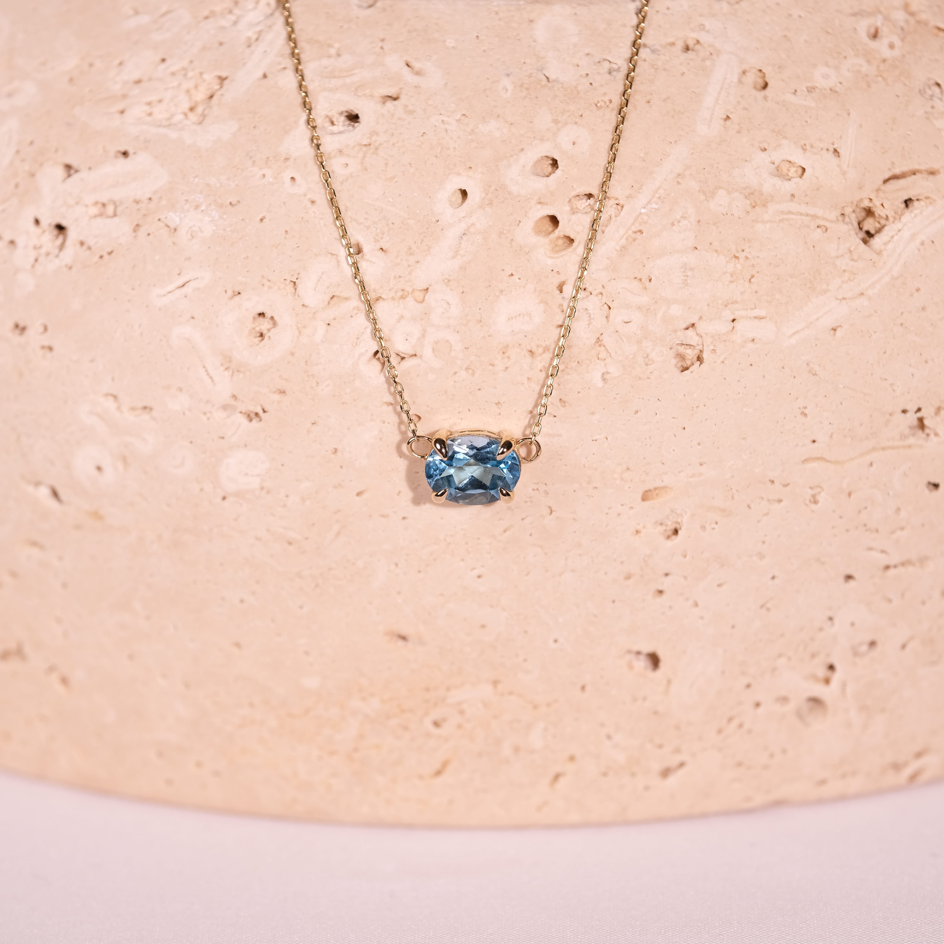 Swiss Blue Topaz Doğal Taşlı Kolye